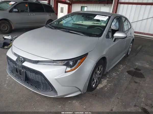 5YFEPMAE5NP325548 2022 TOYOTA COROLLA - Image 2