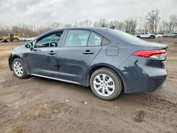 5YFEPMAE5NP326814 2022 TOYOTA COROLLA - Image 2