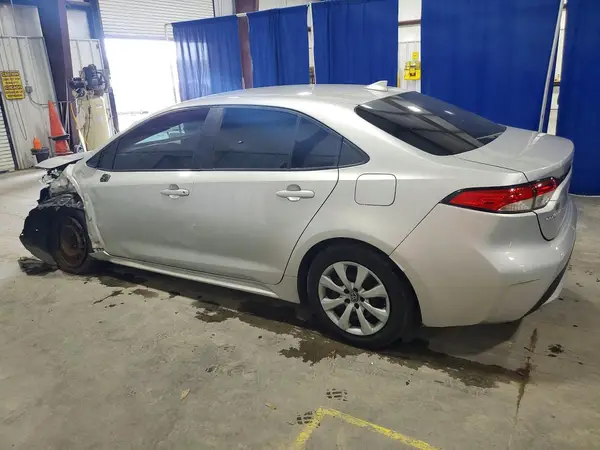 5YFEPMAE5NP327929 2022 TOYOTA COROLLA - Image 2