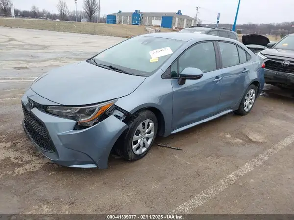 5YFEPMAE5NP329583 2022 TOYOTA COROLLA - Image 2