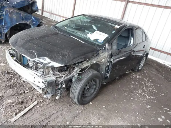 5YFEPMAE5NP330412 2022 TOYOTA COROLLA - Image 2
