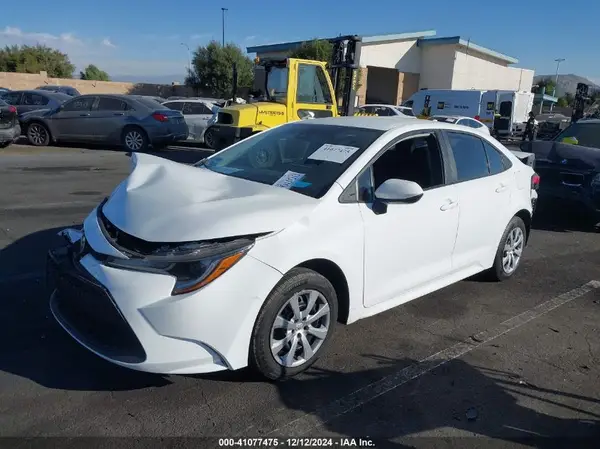 5YFEPMAE5NP332631 2022 TOYOTA COROLLA - Image 2