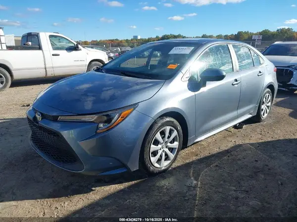 5YFEPMAE5NP346013 2022 TOYOTA COROLLA - Image 2