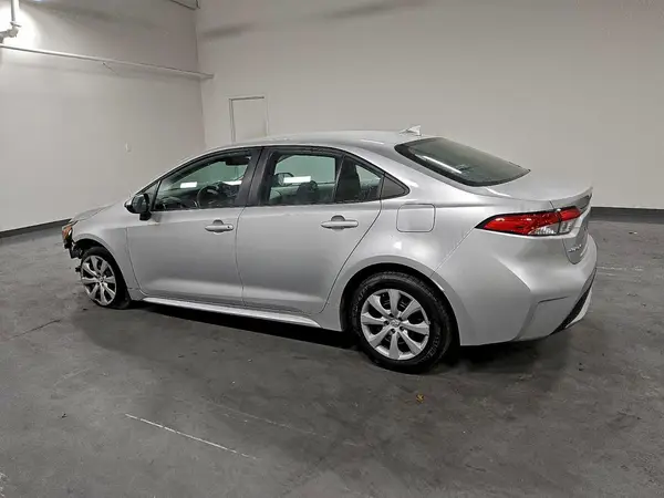 5YFEPMAE5NP347758 2022 TOYOTA COROLLA - Image 2