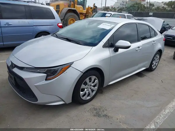 5YFEPMAE5NP350742 2022 TOYOTA COROLLA - Image 2