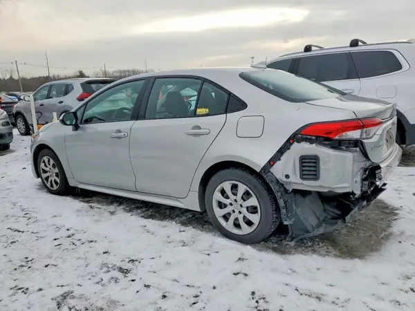 5YFEPMAE5NP354550 2022 TOYOTA COROLLA - Image 2