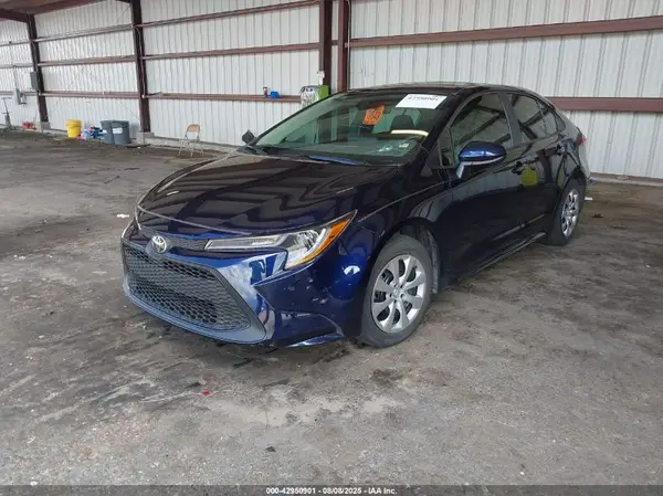 5YFEPMAE5NP356122 2022 TOYOTA COROLLA - Image 2