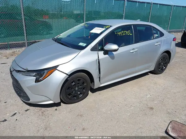5YFEPMAE5NP359117 2022 TOYOTA COROLLA - Image 2
