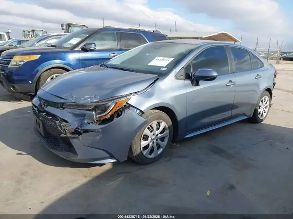 5YFEPMAE5NP359604 2022 TOYOTA COROLLA - Image 2