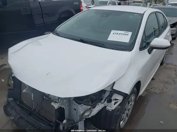 5YFEPMAE5NP360655 2022 TOYOTA COROLLA - Image 2