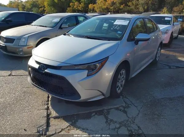 5YFEPMAE5NP366066 2022 TOYOTA COROLLA - Image 2