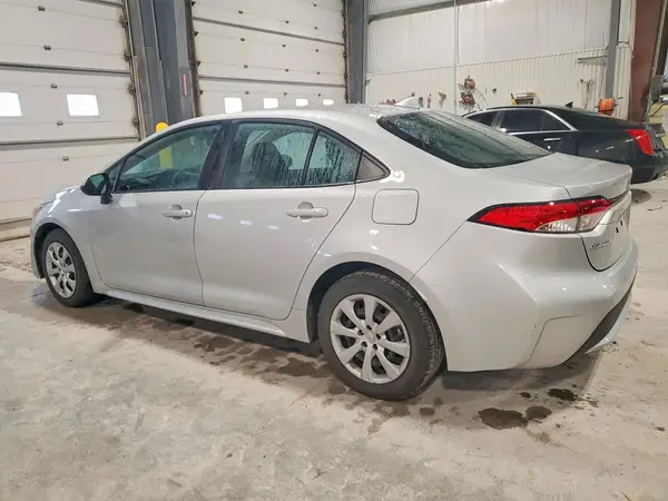 5YFEPMAE5NP366553 2022 TOYOTA COROLLA - Image 2