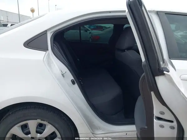 5YFEPMAE5NP372370 2022 TOYOTA COROLLA - Image 8