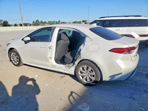 5YFEPMAE5NP373728 2022 TOYOTA COROLLA - Image 2