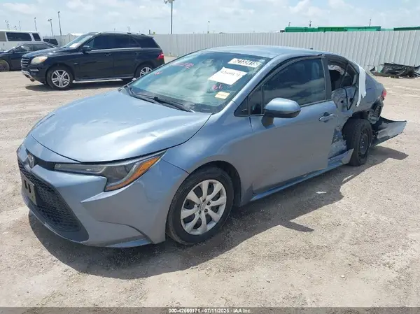 5YFEPMAE5NP376919 2022 TOYOTA COROLLA - Image 2