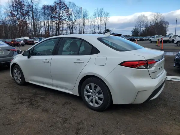 5YFEPMAE5NP377455 2022 TOYOTA COROLLA - Image 2