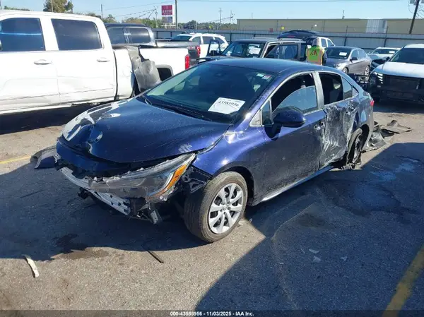 5YFEPMAE5NP377858 2022 TOYOTA COROLLA - Image 2