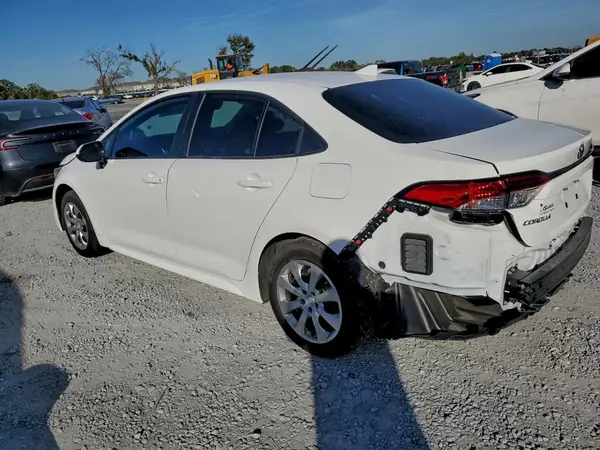 5YFEPMAE5NP381425 2022 TOYOTA COROLLA - Image 2