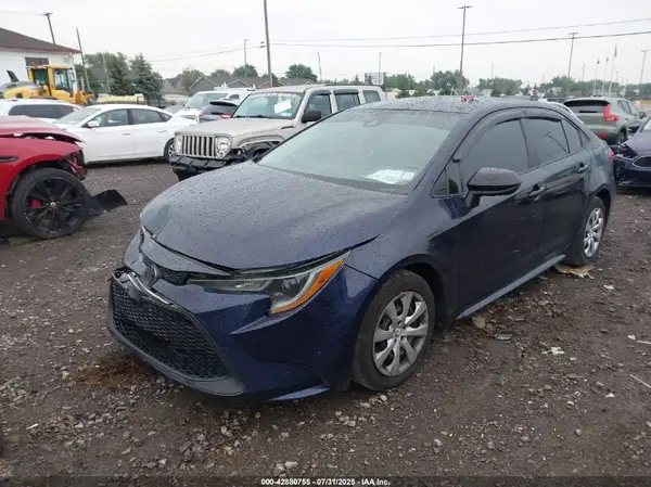 5YFEPMAE5NP386222 2022 TOYOTA COROLLA - Image 2