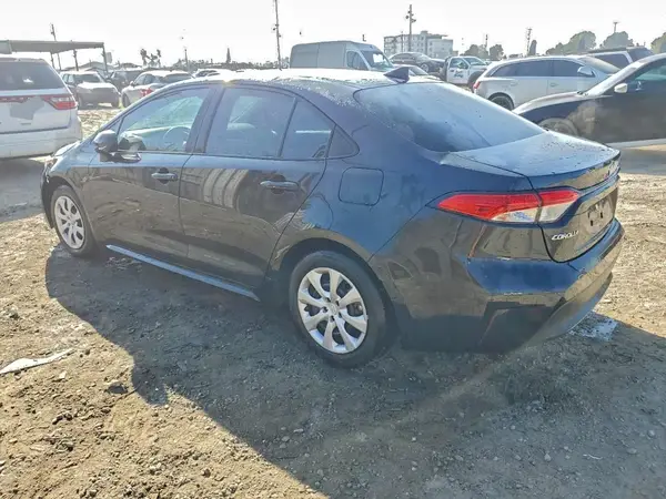 5YFEPMAE5NP386740 2022 TOYOTA COROLLA - Image 2