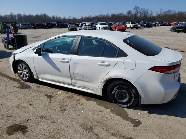 5YFEPMAE5NP390979 2022 TOYOTA COROLLA - Image 2