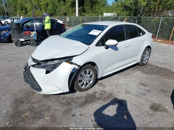 5YFEPMAE5NP391632 2022 TOYOTA COROLLA - Image 2