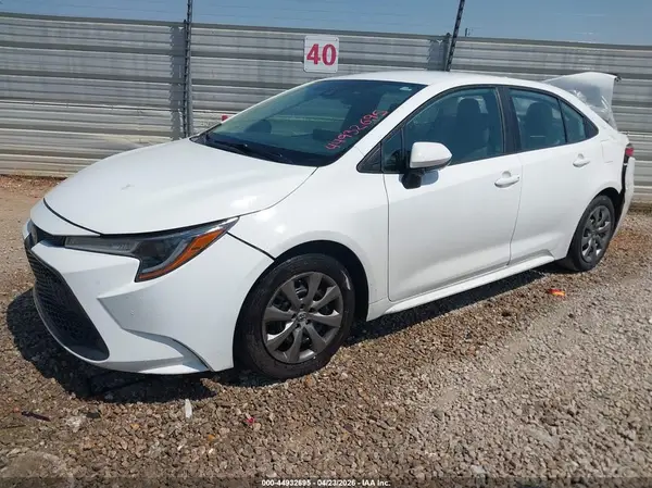 5YFEPMAE6MP177327 2021 TOYOTA COROLLA - Image 2