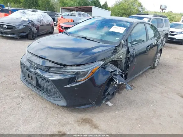 5YFEPMAE6MP203960 2021 TOYOTA COROLLA - Image 2