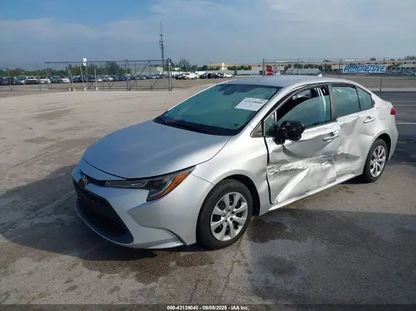 5YFEPMAE6MP205689 2021 TOYOTA COROLLA - Image 2