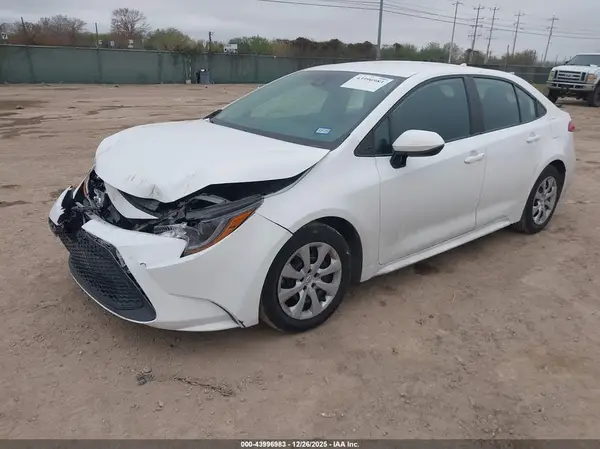 5YFEPMAE6MP208009 2021 TOYOTA COROLLA - Image 2