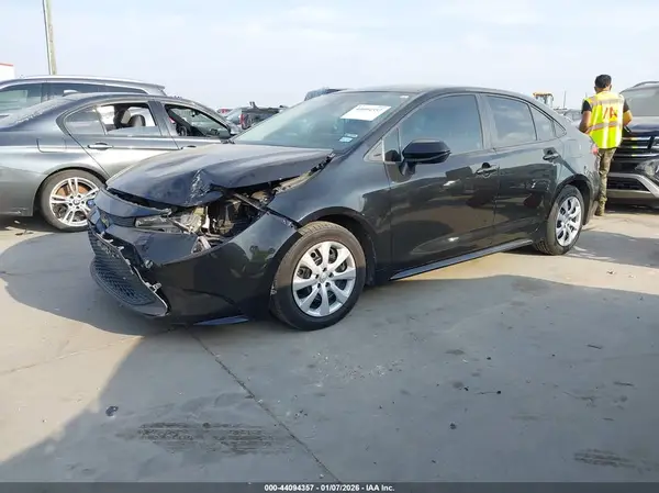 5YFEPMAE6MP208186 2021 TOYOTA COROLLA - Image 2