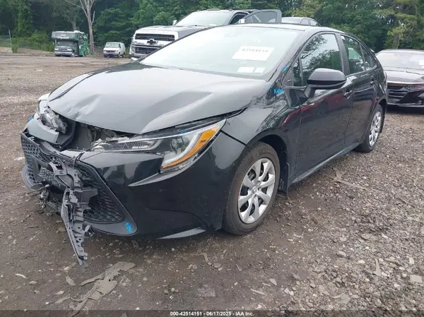 5YFEPMAE6MP209628 2021 TOYOTA COROLLA - Image 2