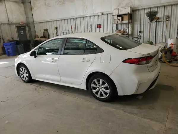 5YFEPMAE6MP210343 2021 TOYOTA COROLLA - Image 2