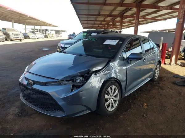 5YFEPMAE6MP211413 2021 TOYOTA COROLLA - Image 2