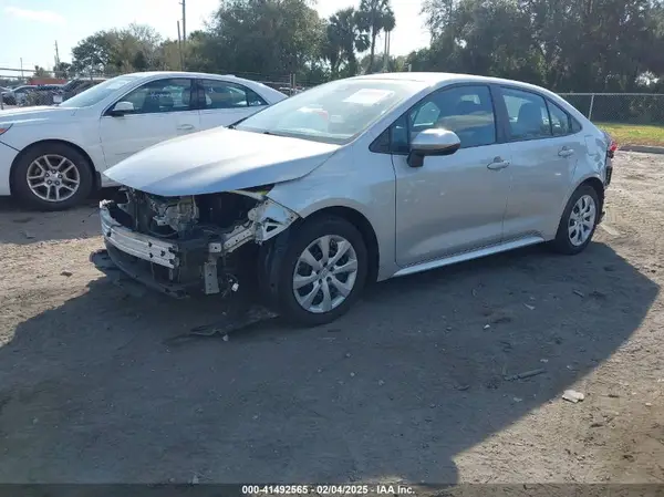 5YFEPMAE6MP211881 2021 TOYOTA COROLLA - Image 2