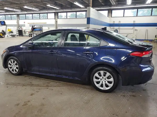 5YFEPMAE6MP213002 2021 TOYOTA COROLLA - Image 2