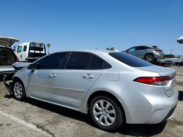 5YFEPMAE6MP218135 2021 TOYOTA COROLLA - Image 2