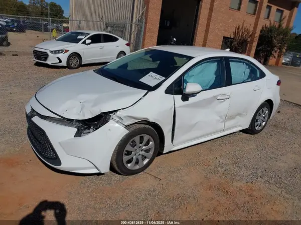 5YFEPMAE6MP225084 2021 TOYOTA COROLLA - Image 2