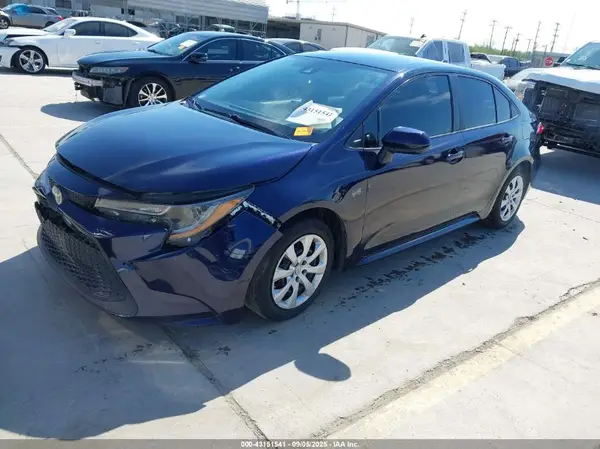 5YFEPMAE6MP230558 2021 TOYOTA COROLLA - Image 2