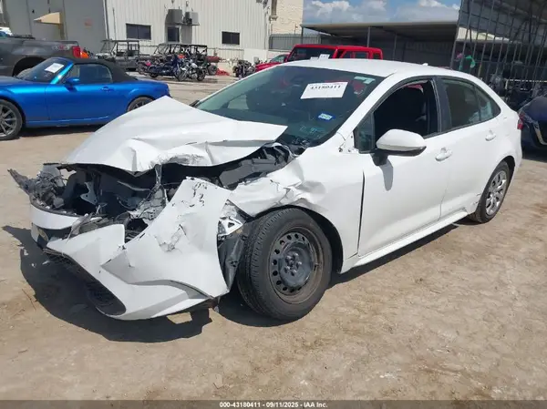 5YFEPMAE6MP232715 2021 TOYOTA COROLLA - Image 2
