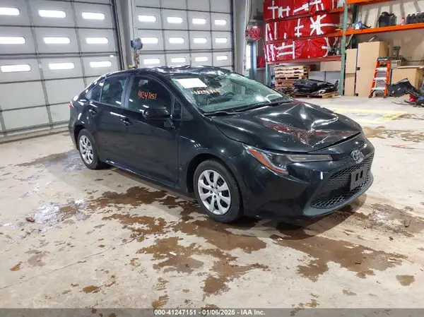 5YFEPMAE6MP233847 2021 TOYOTA COROLLA - Image 1