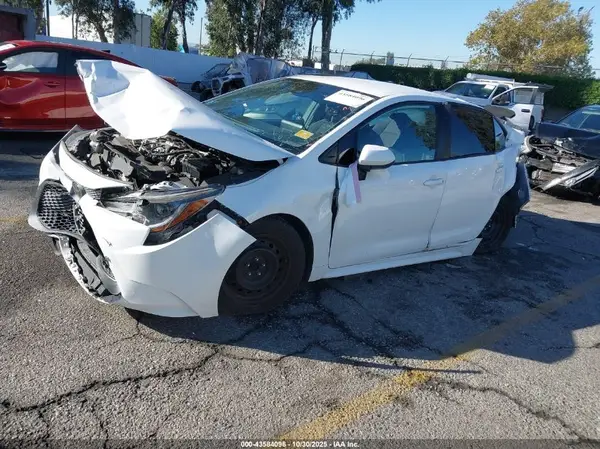5YFEPMAE6MP237963 2021 TOYOTA COROLLA - Image 2