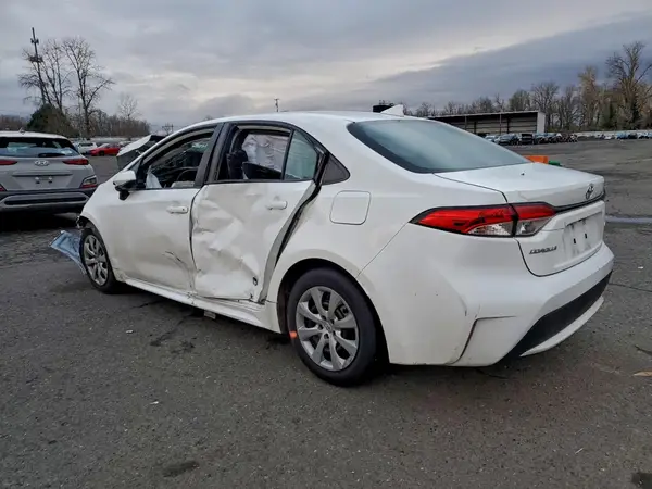 5YFEPMAE6MP243567 2021 TOYOTA COROLLA - Image 2