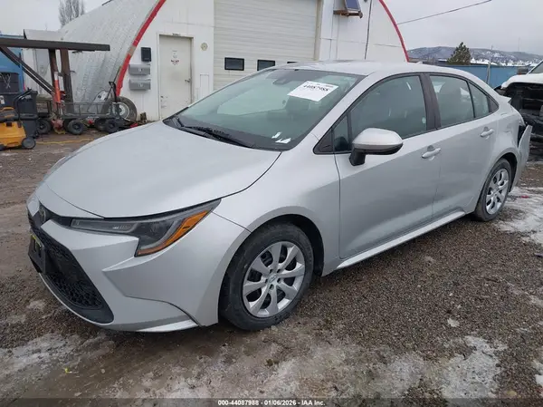 5YFEPMAE6MP250891 2021 TOYOTA COROLLA - Image 2