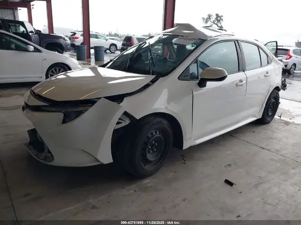 5YFEPMAE6MP252592 2021 TOYOTA COROLLA - Image 2