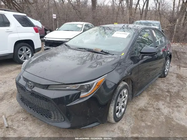 5YFEPMAE6MP256903 2021 TOYOTA COROLLA - Image 2