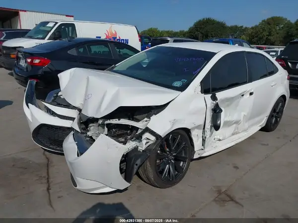 5YFEPMAE6MP262751 2021 TOYOTA COROLLA - Image 2