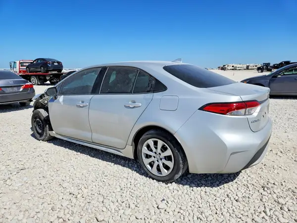5YFEPMAE6NP272388 2022 TOYOTA COROLLA - Image 2