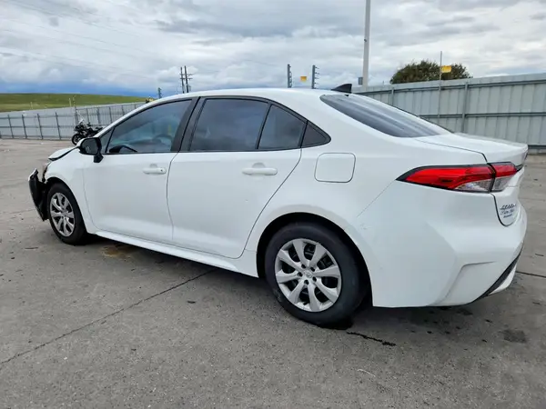 5YFEPMAE6NP273475 2022 TOYOTA COROLLA - Image 2