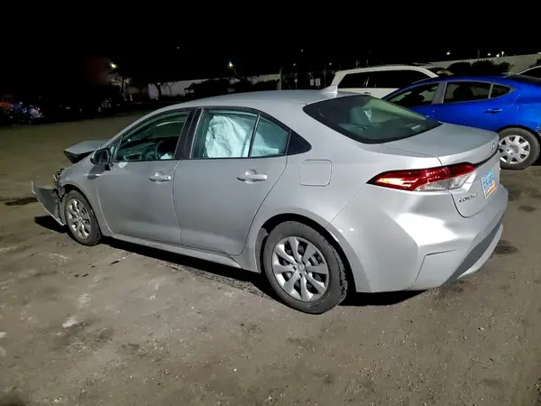5YFEPMAE6NP277963 2022 TOYOTA COROLLA - Image 2